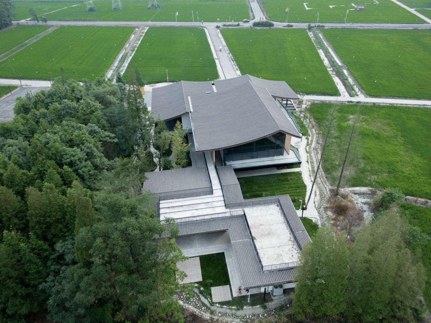 BIM建筑|最好的粮油在田间——耕田上的院子,村落中的乐园/小隐建筑事务所 BIM建筑|最好的粮油在田间——耕田上的院子,村落中的乐园/小隐建筑事务所