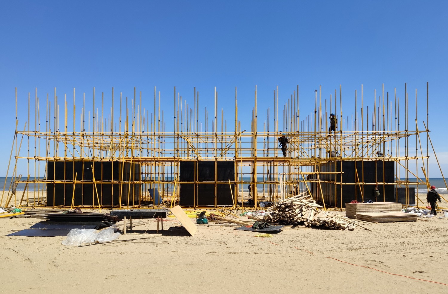 BIM建筑|晃神儿空间—阿那亚戏剧节“候鸟300”海滩临时美术馆/合木建筑工作室 BIM建筑|晃神儿空间—阿那亚戏剧节“候鸟300”海滩临时美术馆/合木建筑工作室