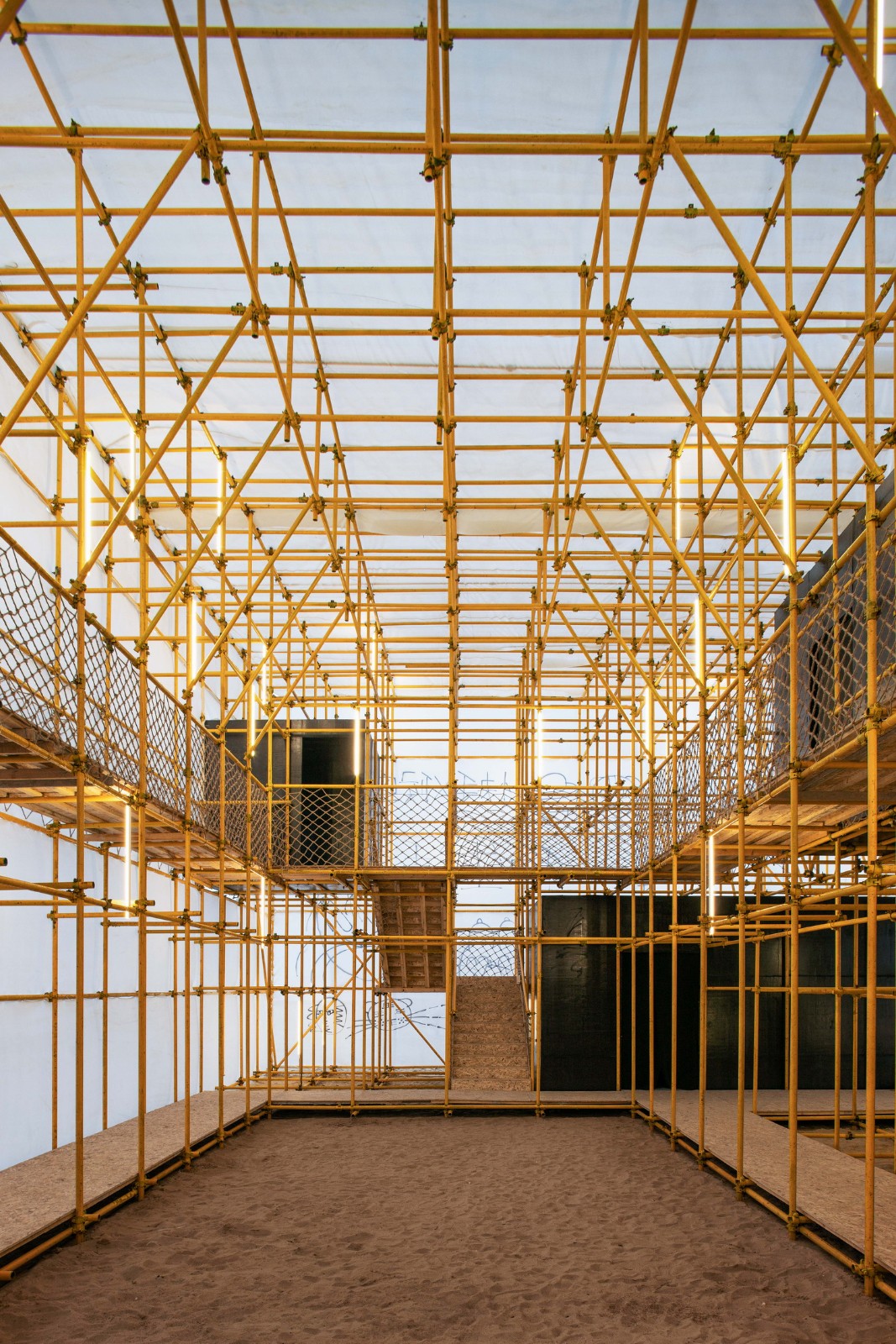 BIM建筑|晃神儿空间—阿那亚戏剧节“候鸟300”海滩临时美术馆/合木建筑工作室 BIM建筑|晃神儿空间—阿那亚戏剧节“候鸟300”海滩临时美术馆/合木建筑工作室