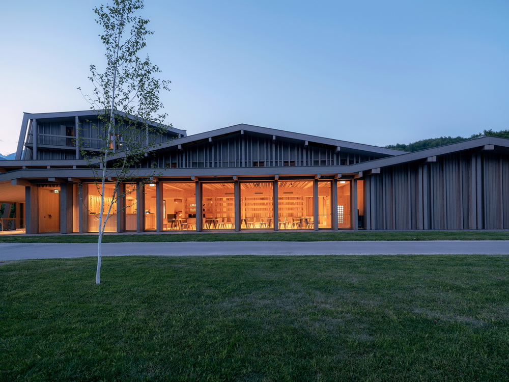 BIM建筑|Bohinj 酒店重建,文脉传承 / OFIS Architects BIM建筑|Bohinj 酒店重建,文脉传承 / OFIS Architects