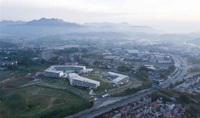BIM建筑|顺势而为的空间赋形,浙江建德空港航空产学研基地/gad杰地设计 BIM建筑|顺势而为的空间赋形,浙江建德空港航空产学研基地/gad杰地设计