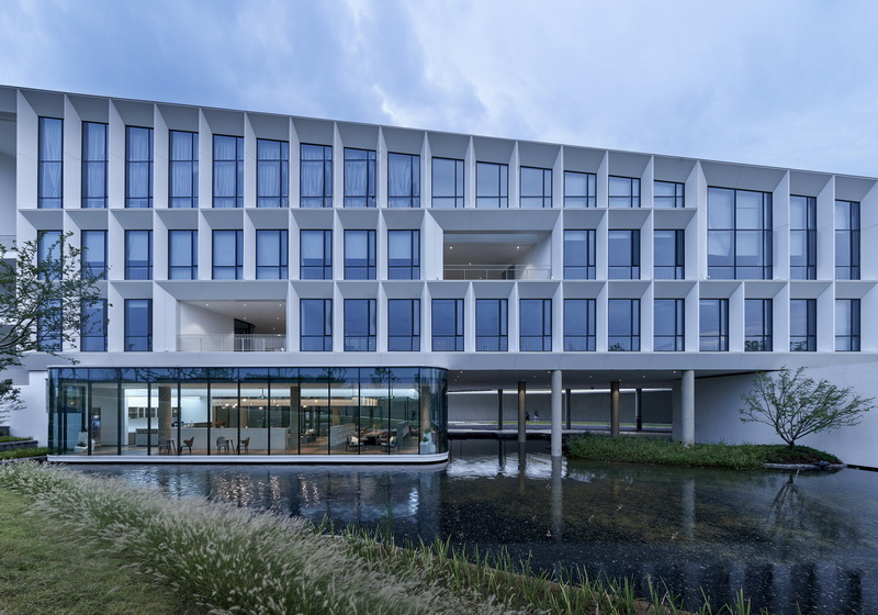 BIM建筑|顺势而为的空间赋形,浙江建德空港航空产学研基地/gad杰地设计 BIM建筑|顺势而为的空间赋形,浙江建德空港航空产学研基地/gad杰地设计