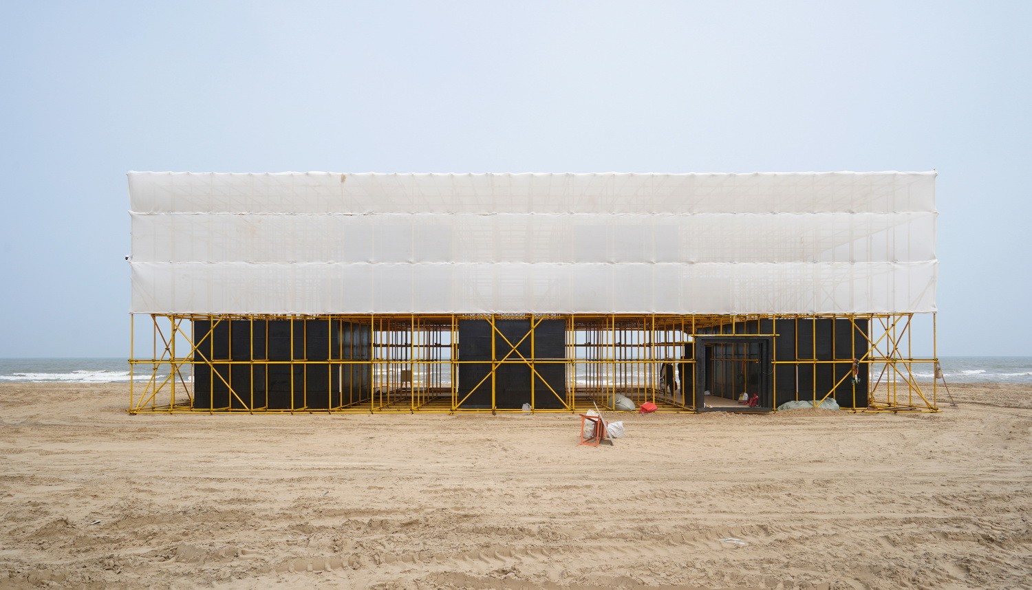 BIM建筑|晃神儿空间—阿那亚戏剧节“候鸟300”海滩临时美术馆/合木建筑工作室 BIM建筑|晃神儿空间—阿那亚戏剧节“候鸟300”海滩临时美术馆/合木建筑工作室