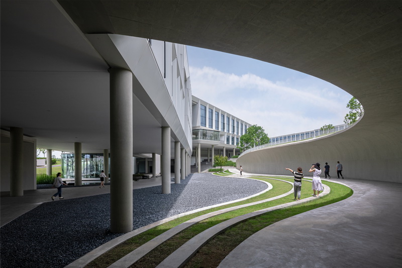 BIM建筑|顺势而为的空间赋形,浙江建德空港航空产学研基地/gad杰地设计 BIM建筑|顺势而为的空间赋形,浙江建德空港航空产学研基地/gad杰地设计
