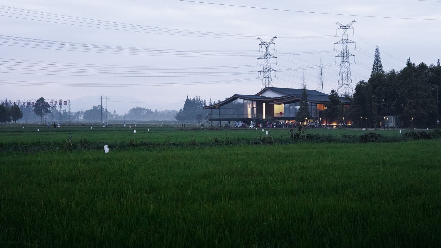 BIM建筑|最好的粮油在田间——耕田上的院子,村落中的乐园/小隐建筑事务所 BIM建筑|最好的粮油在田间——耕田上的院子,村落中的乐园/小隐建筑事务所