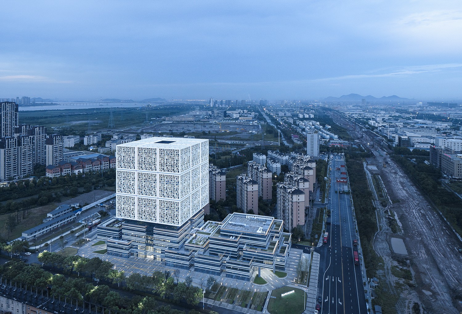 BIM建筑|“能量魔方” 萧山科技城创业谷 / 浙江大学建筑设计研究院有限公司 BIM建筑|“能量魔方” 萧山科技城创业谷 / 浙江大学建筑设计研究院有限公司