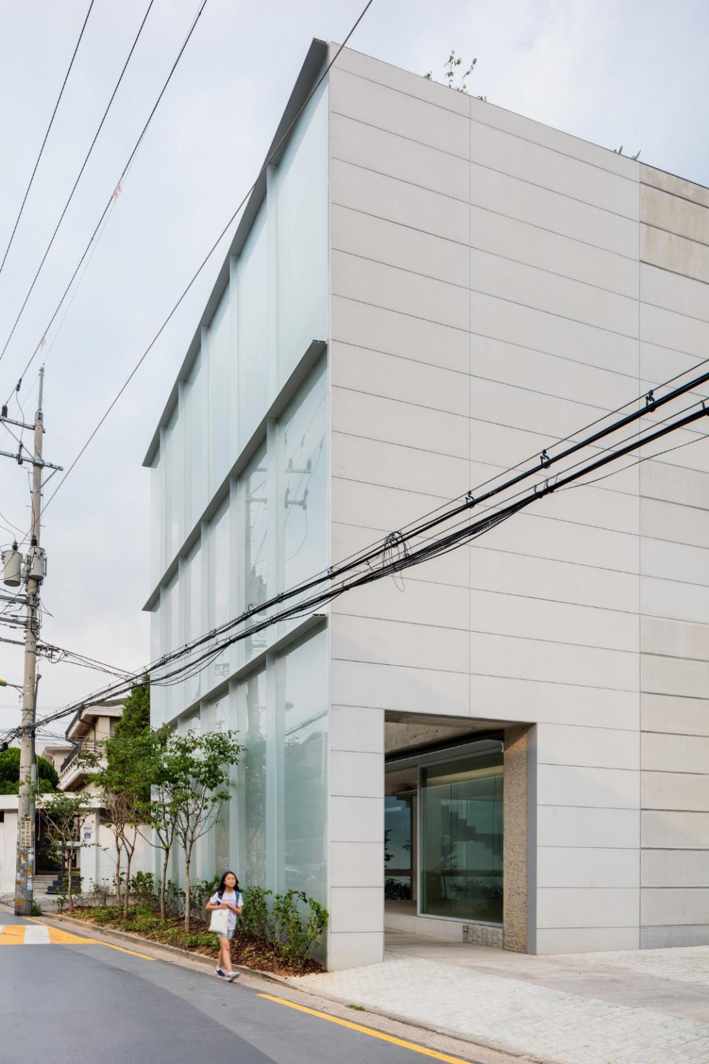 BIM建筑|thisisneverthat 时装工作室 / FHHH FRIENDS BIM建筑|thisisneverthat 时装工作室 / FHHH FRIENDS