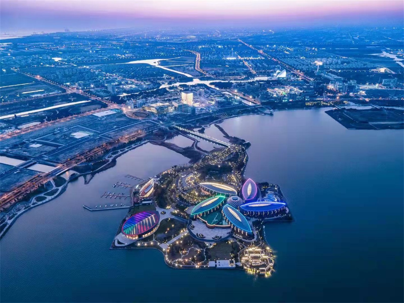 BIM建筑|滴水湖会议中心/ DC国际·c+d设计中心 BIM建筑|滴水湖会议中心/ DC国际·c+d设计中心