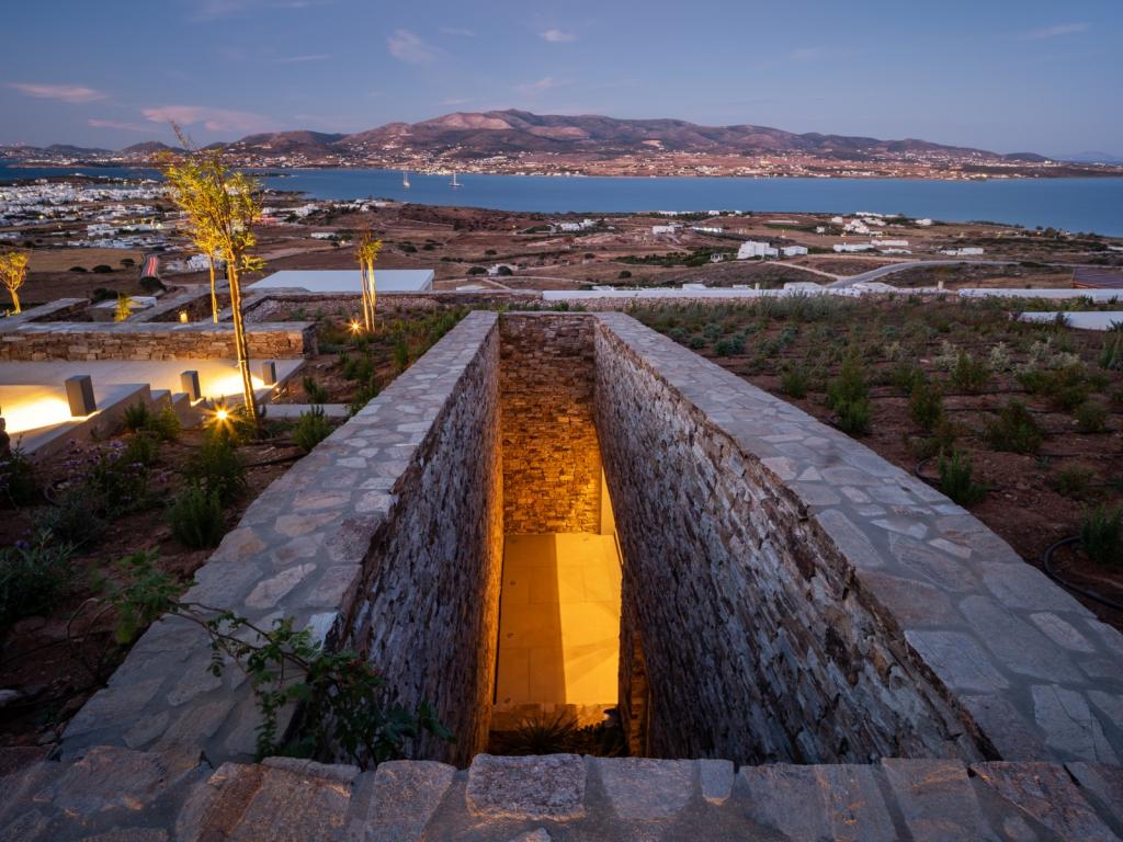 BIM建筑|安提帕洛斯岛的地下私人别墅 / Tsolakis Architects BIM建筑|安提帕洛斯岛的地下私人别墅 / Tsolakis Architects