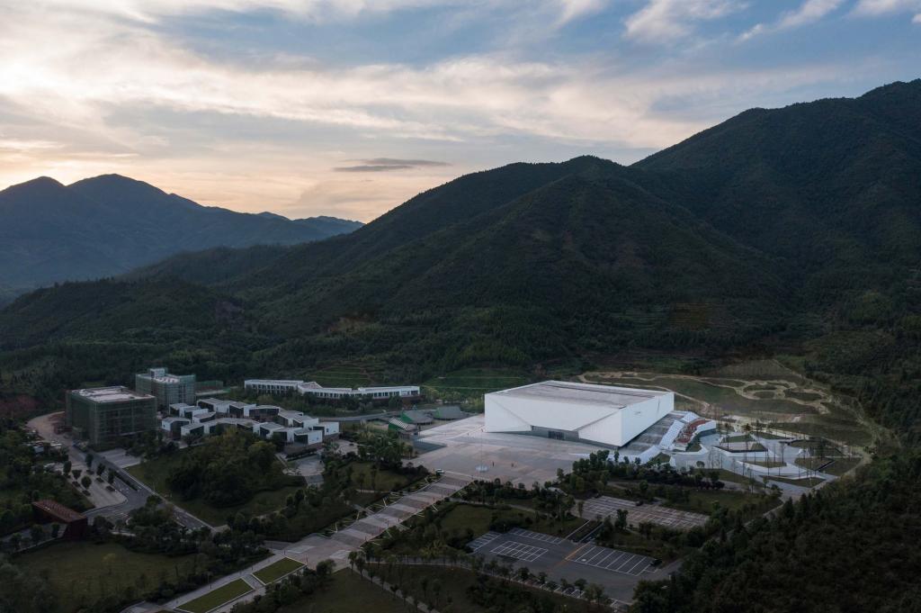 BIM建筑|南方红军三年游击战争纪念馆 / 华建集团上海建筑设计研究院 BIM建筑|南方红军三年游击战争纪念馆 / 华建集团上海建筑设计研究院