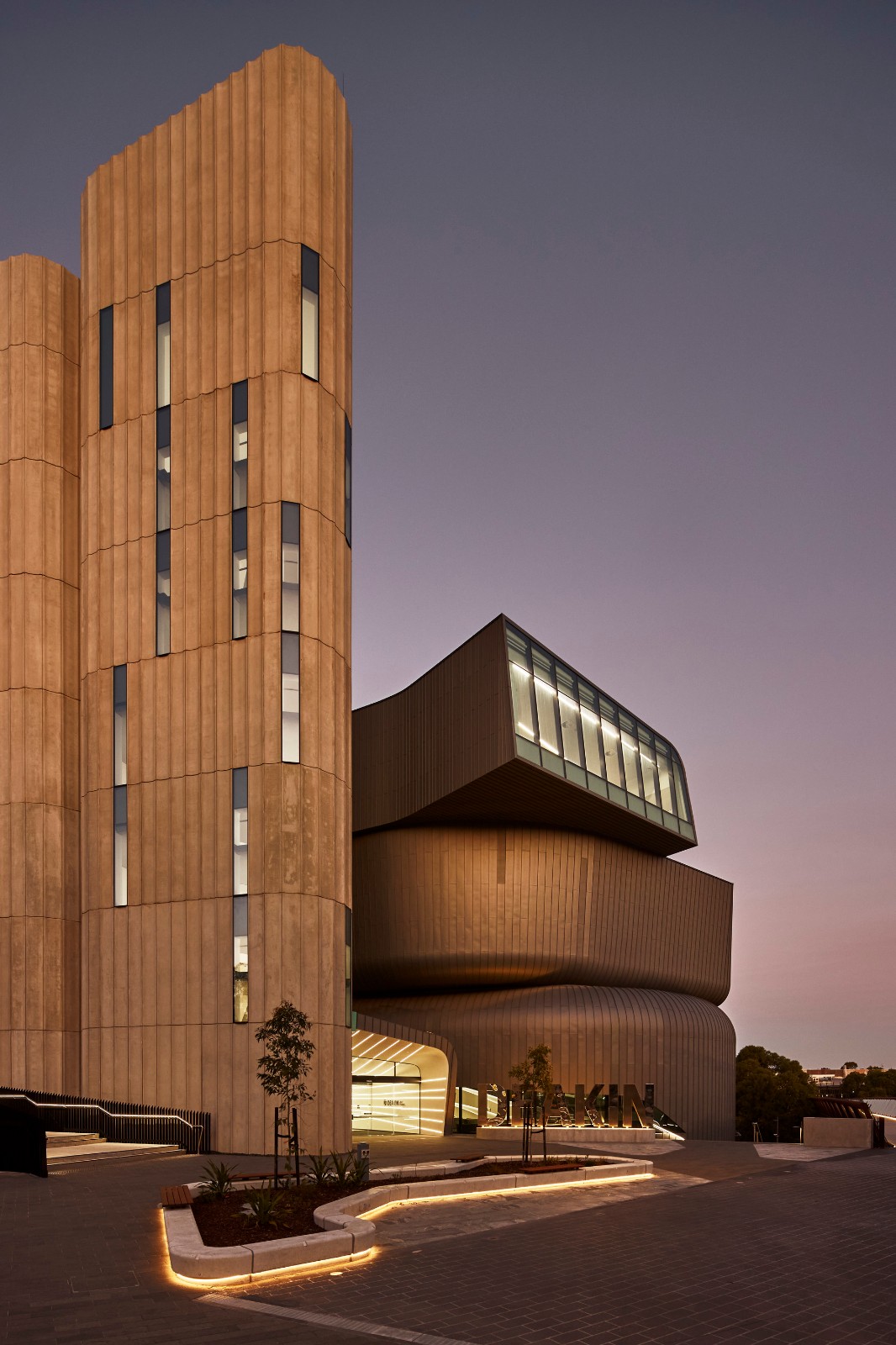 BIM建筑|迪肯大学法学院大楼 / 伍兹贝格 BIM建筑|迪肯大学法学院大楼 / 伍兹贝格