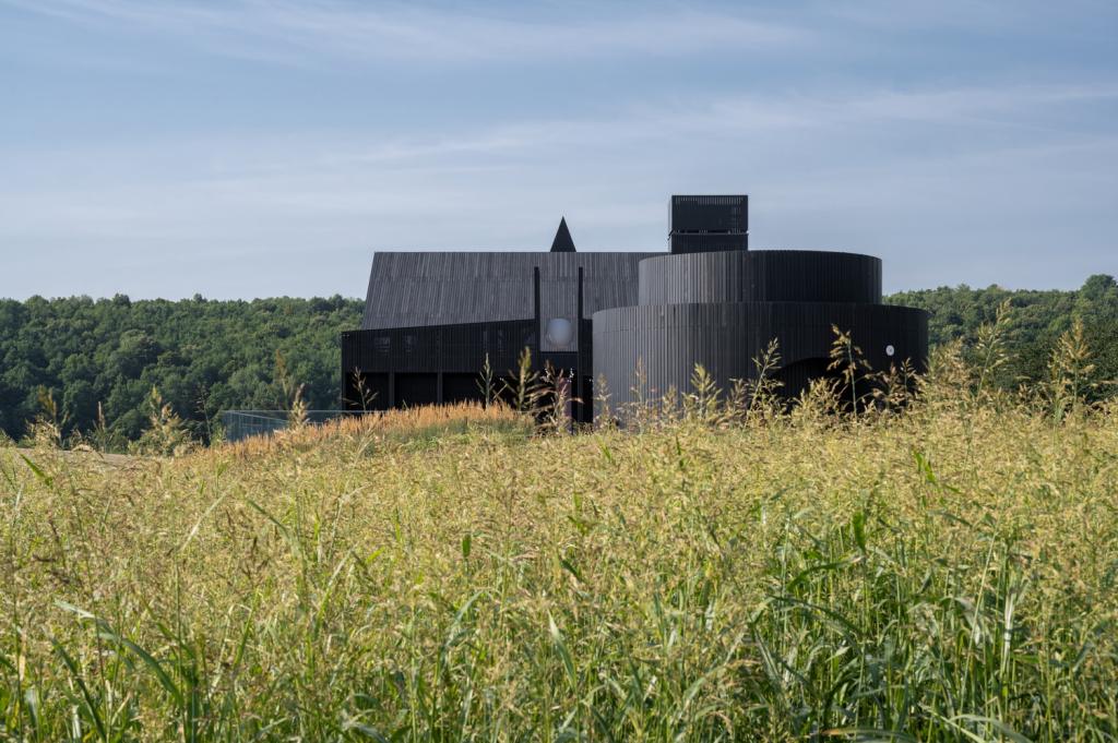 BIM建筑|库代克山公园游客接待中心 / Megabudka Architecture Bureau BIM建筑|库代克山公园游客接待中心 / Megabudka Architecture Bureau