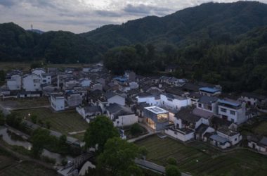 BIM建筑|桥廊:上海三联书店·黄山桃源店 / 来建筑设计工作室-BIM建筑网