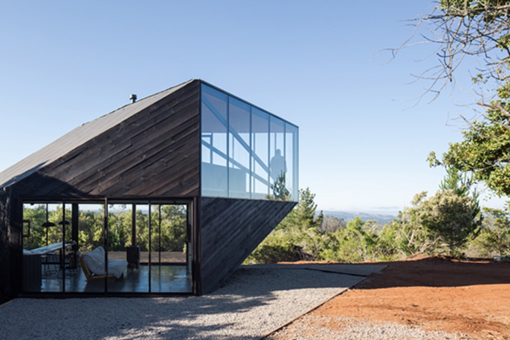 BIM建筑|2DM Arquitectos在智利海岸建造多面体度假小屋 BIM建筑|2DM Arquitectos在智利海岸建造多面体度假小屋