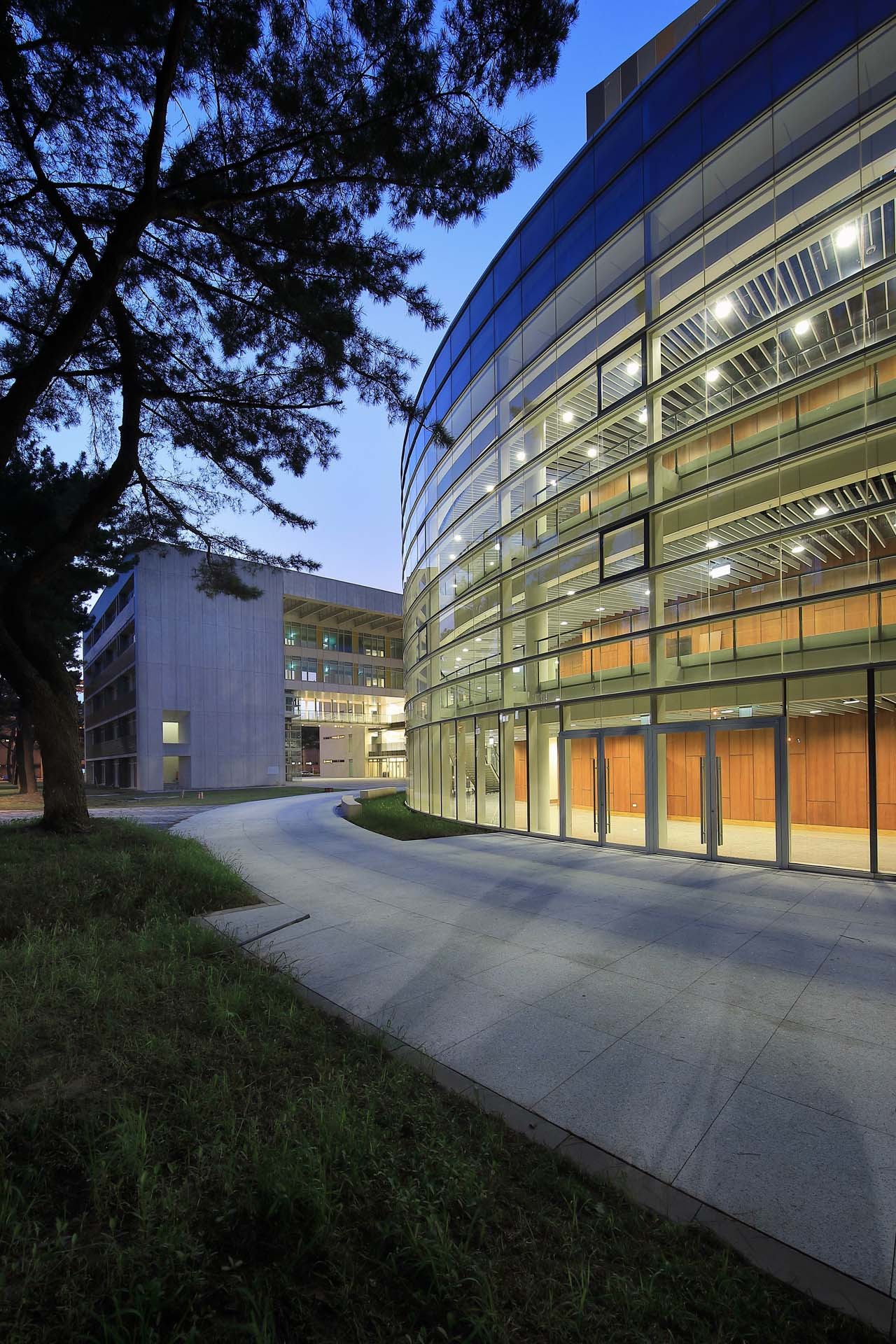 BIM建筑|台湾中央大学多功能大礼堂 / 潘冀联合建筑师事务所 BIM建筑|台湾中央大学多功能大礼堂 / 潘冀联合建筑师事务所