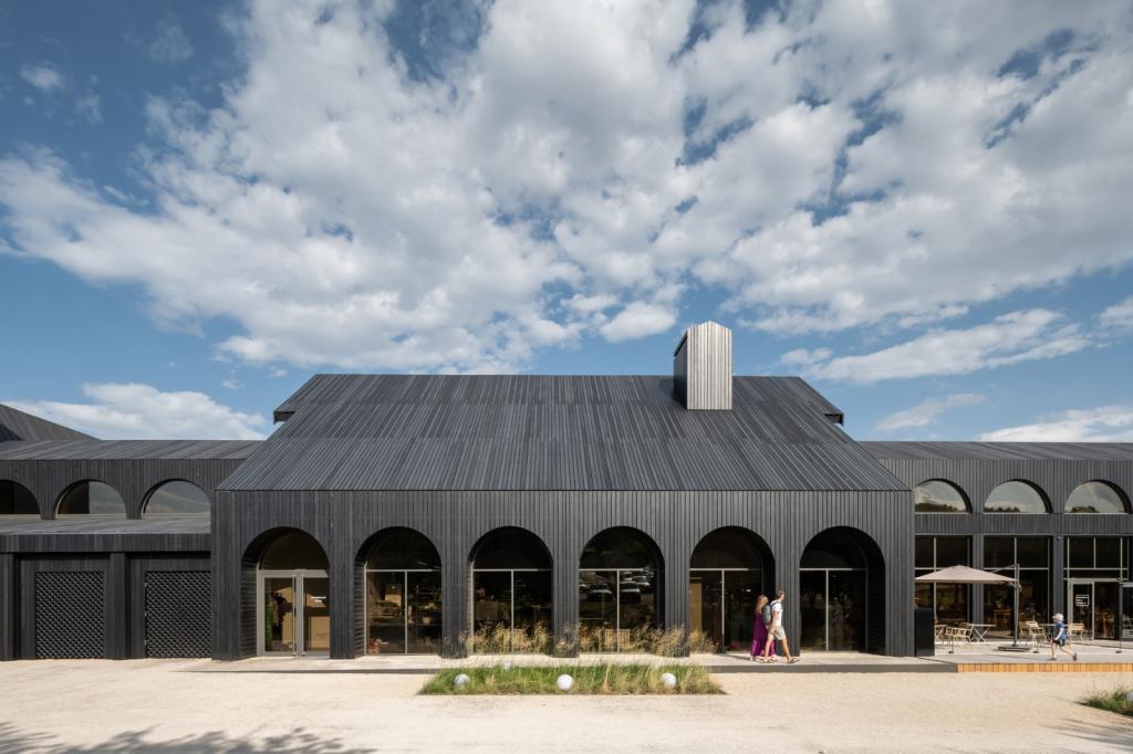 BIM建筑|库代克山公园游客接待中心 / Megabudka Architecture Bureau BIM建筑|库代克山公园游客接待中心 / Megabudka Architecture Bureau