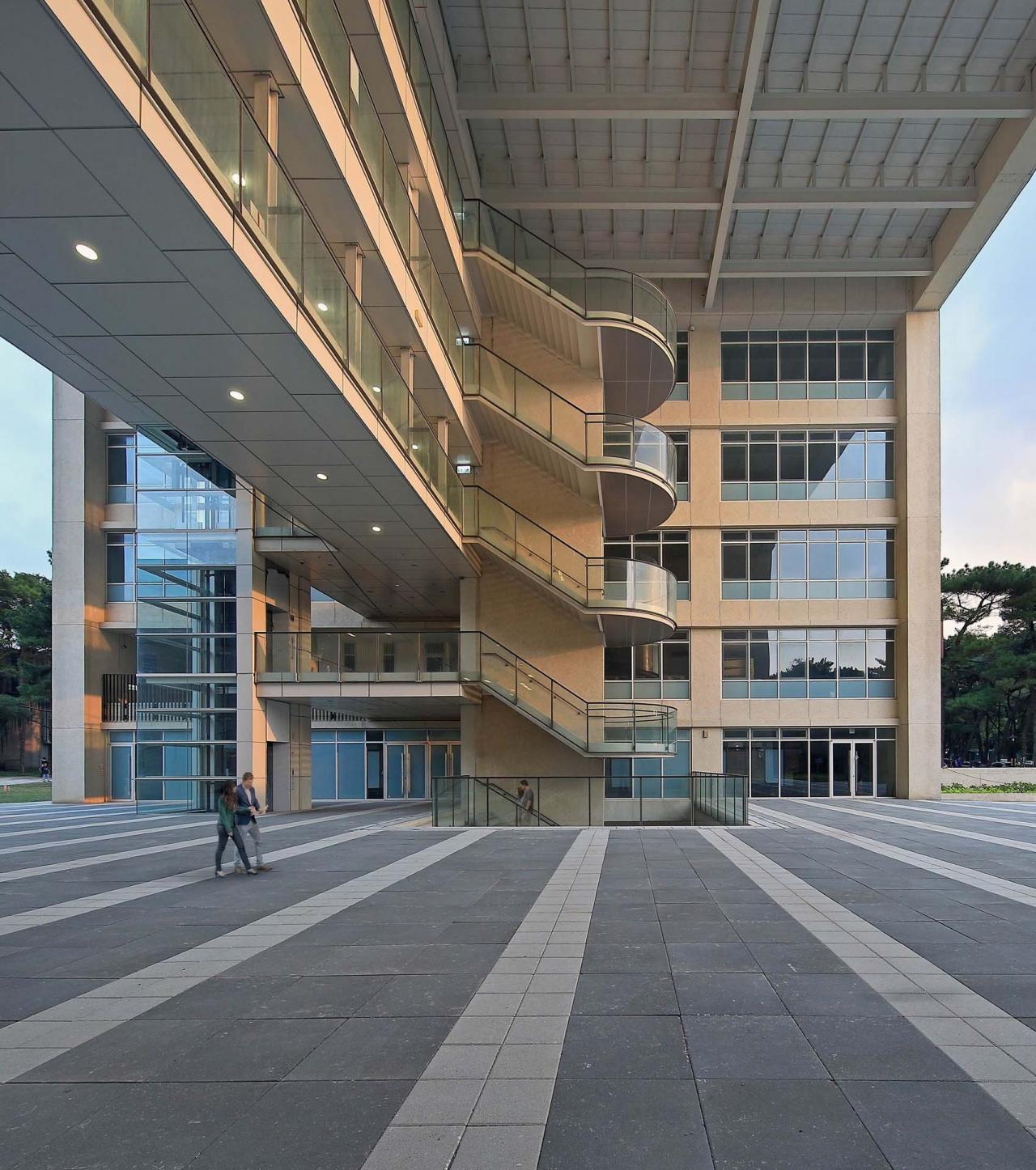 BIM建筑|台湾中央大学多功能大礼堂 / 潘冀联合建筑师事务所 BIM建筑|台湾中央大学多功能大礼堂 / 潘冀联合建筑师事务所