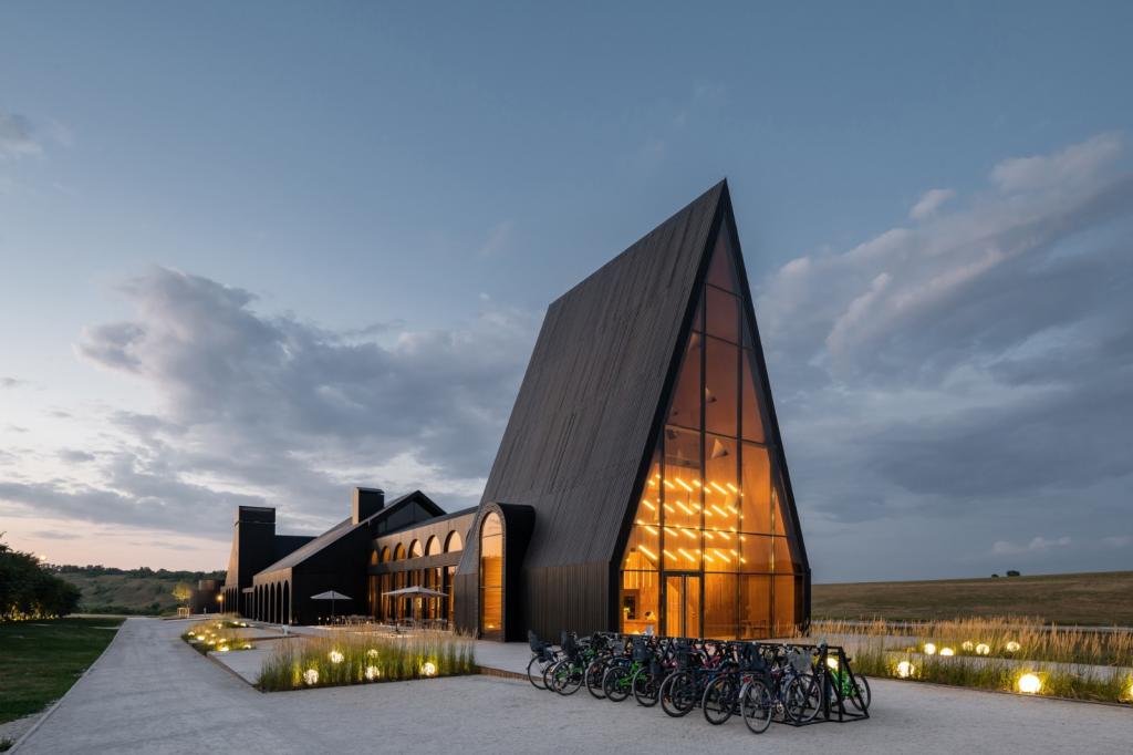BIM建筑|库代克山公园游客接待中心 / Megabudka Architecture Bureau BIM建筑|库代克山公园游客接待中心 / Megabudka Architecture Bureau