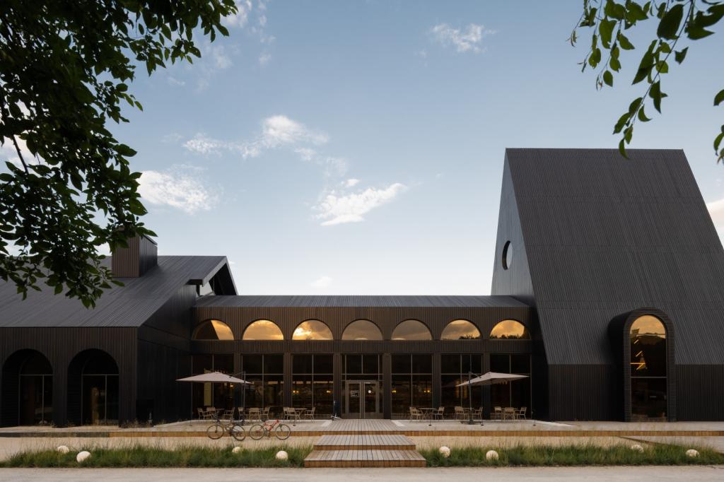 BIM建筑|库代克山公园游客接待中心 / Megabudka Architecture Bureau BIM建筑|库代克山公园游客接待中心 / Megabudka Architecture Bureau