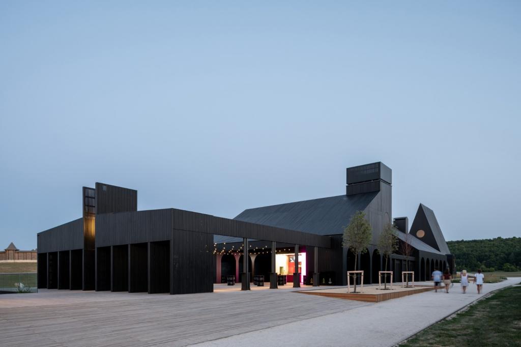 BIM建筑|库代克山公园游客接待中心 / Megabudka Architecture Bureau BIM建筑|库代克山公园游客接待中心 / Megabudka Architecture Bureau