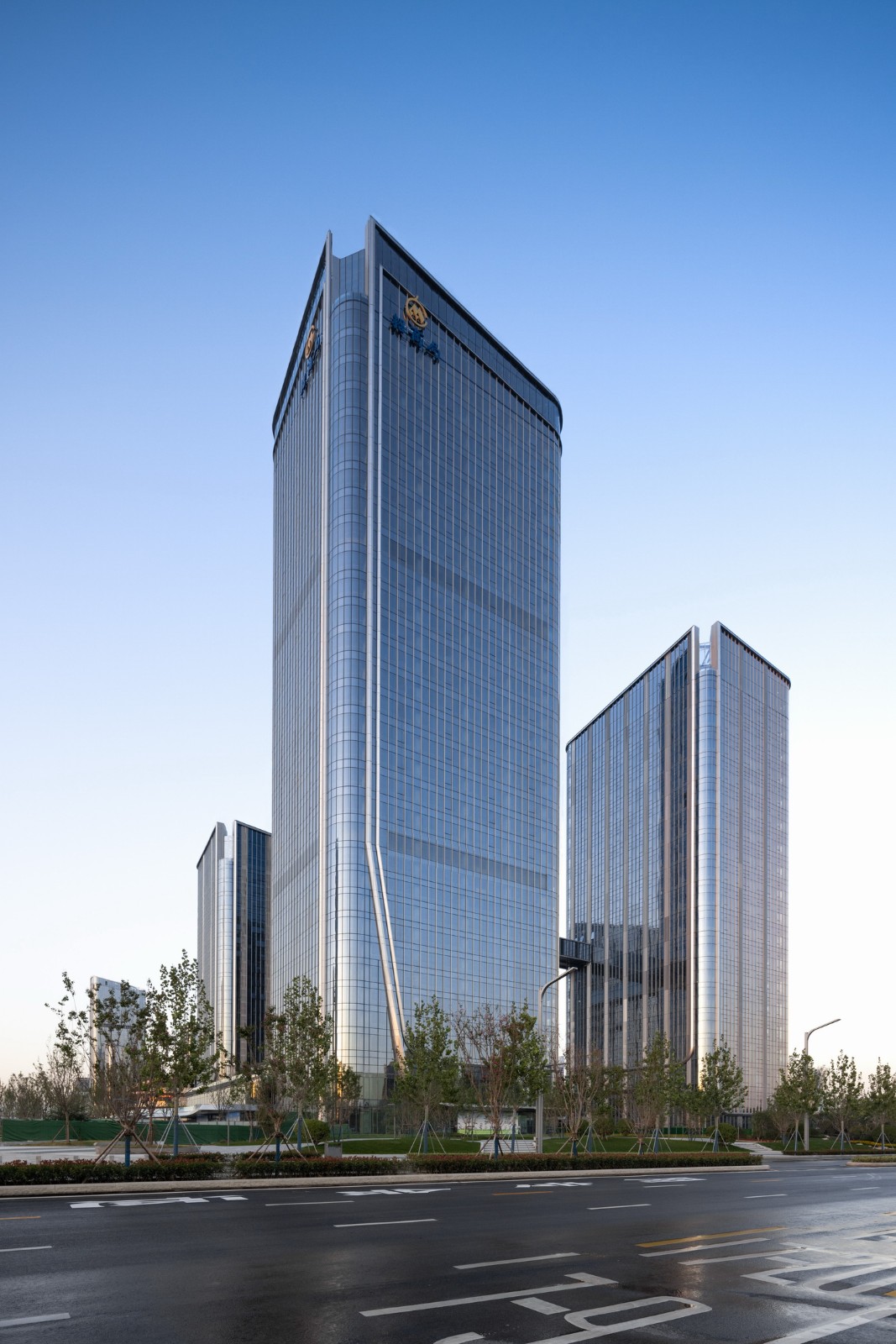 BIM建筑|最美全运会完美收官,奥体中轴之门继续绽放新的生命力 / 三益建筑设计 BIM建筑|最美全运会完美收官,奥体中轴之门继续绽放新的生命力 / 三益建筑设计