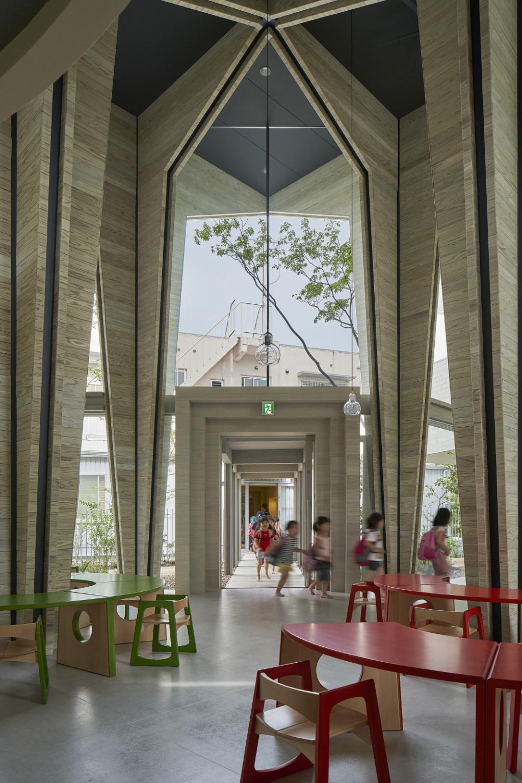 BIM建筑|巨构与小人儿,筑紫森林幼儿园 / UID Architects BIM建筑|巨构与小人儿,筑紫森林幼儿园 / UID Architects