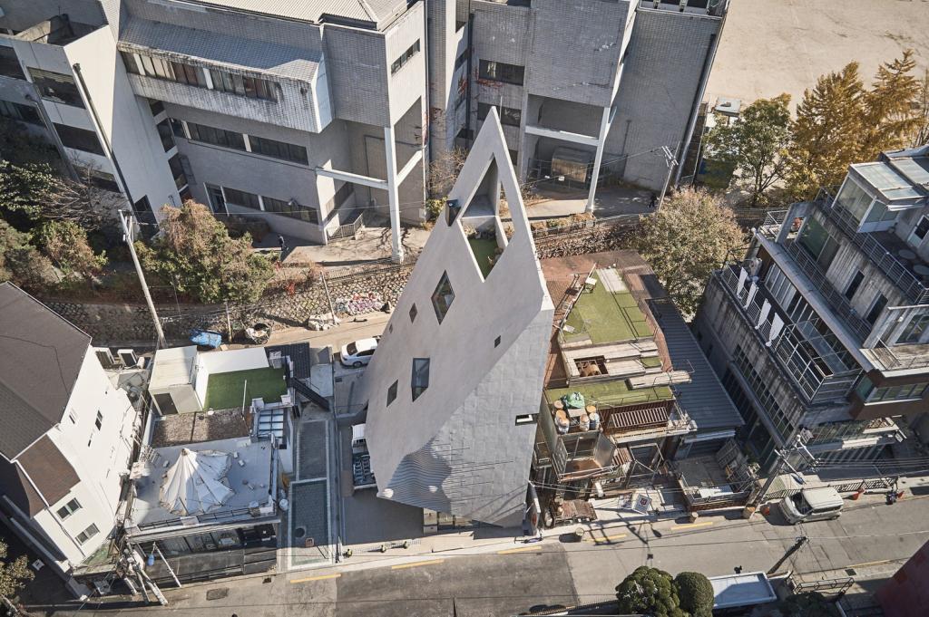 BIM建筑|斜棱锥形混凝土建筑,Areuke 水疗中心 / Chiasmus Partners BIM建筑|斜棱锥形混凝土建筑,Areuke 水疗中心 / Chiasmus Partners