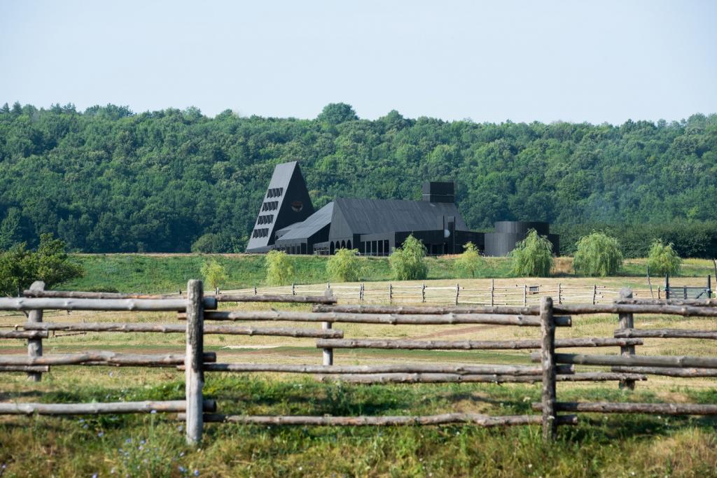 BIM建筑|库代克山公园游客接待中心 / Megabudka Architecture Bureau BIM建筑|库代克山公园游客接待中心 / Megabudka Architecture Bureau