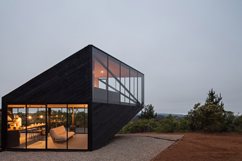 BIM建筑|2DM Arquitectos在智利海岸建造多面体度假小屋 BIM建筑|2DM Arquitectos在智利海岸建造多面体度假小屋