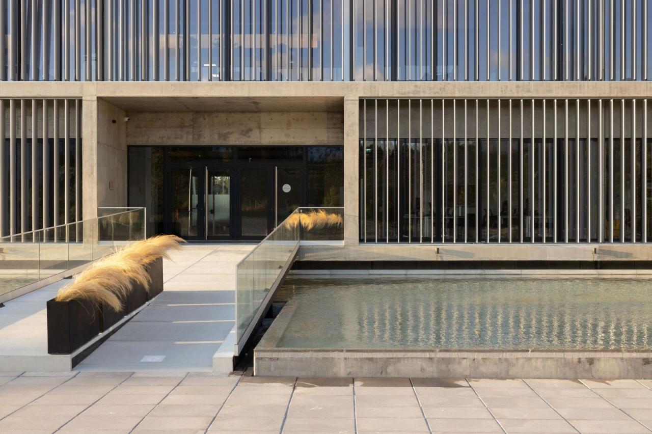 BIM建筑|AOC 商务中心 / mube arquitectura BIM建筑|AOC 商务中心 / mube arquitectura