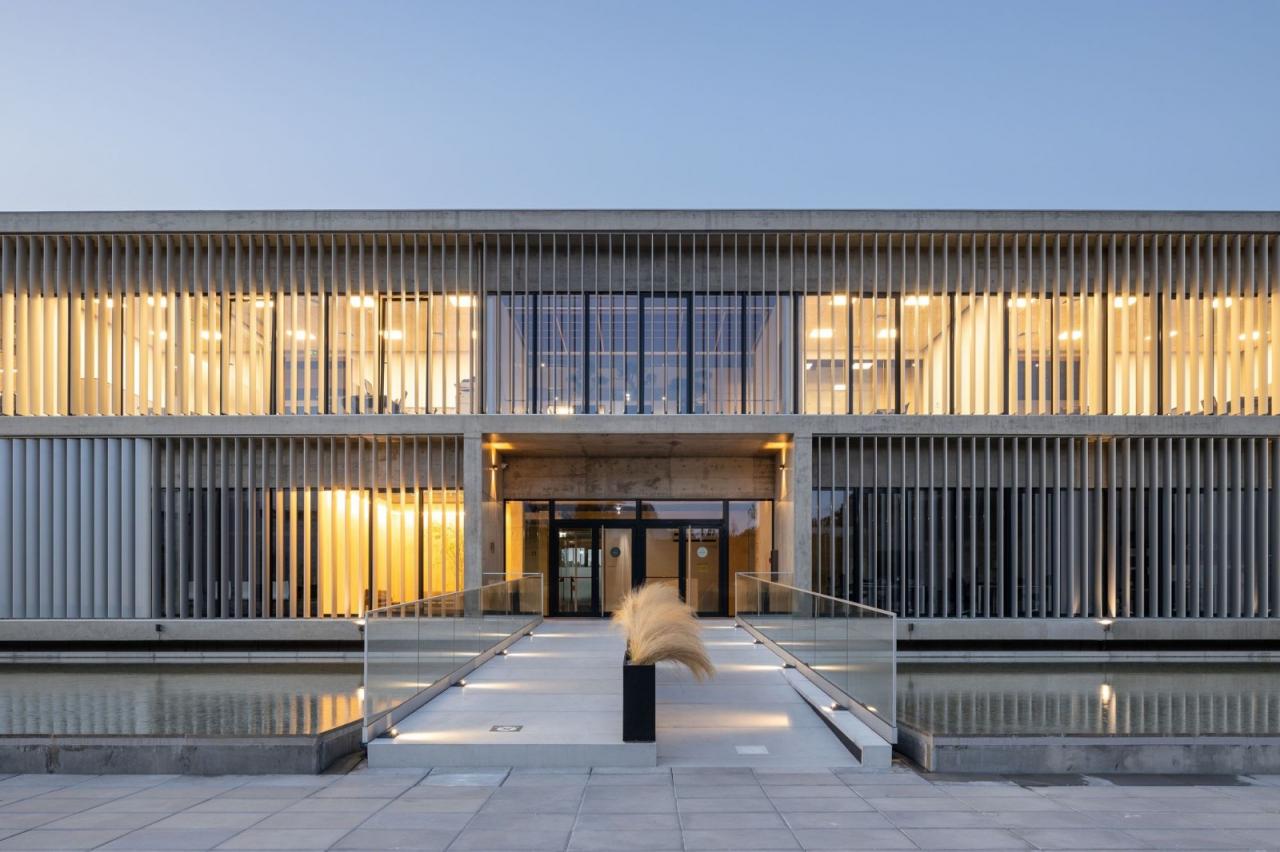 BIM建筑|AOC 商务中心 / mube arquitectura BIM建筑|AOC 商务中心 / mube arquitectura