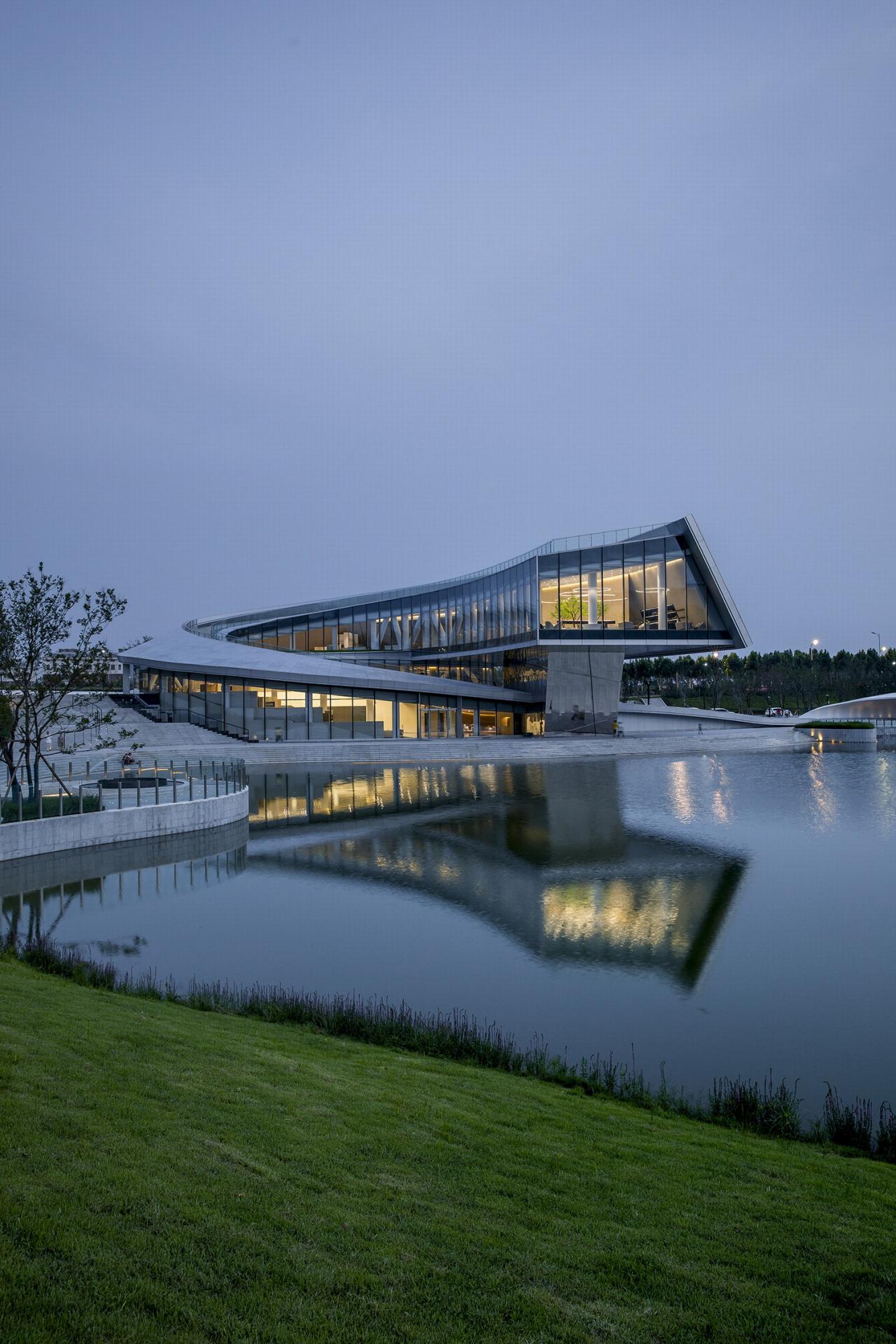 BIM建筑|眺望泰山的窗口:泰山佑游客中心 | line+WORK BIM建筑|眺望泰山的窗口:泰山佑游客中心 | line+WORK