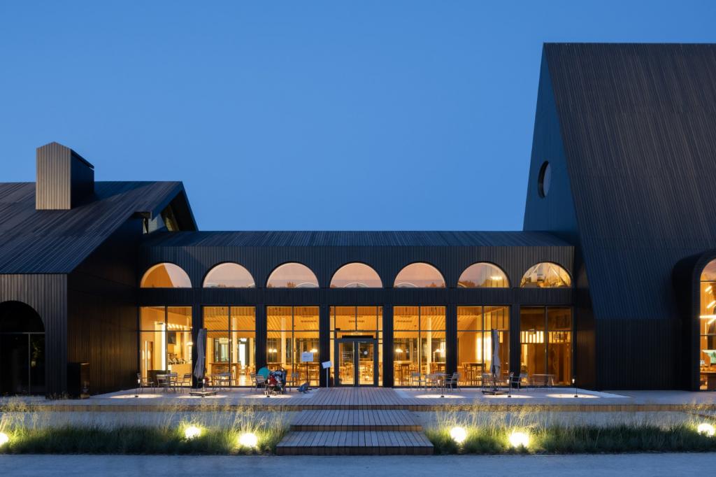 BIM建筑|库代克山公园游客接待中心 / Megabudka Architecture Bureau BIM建筑|库代克山公园游客接待中心 / Megabudka Architecture Bureau