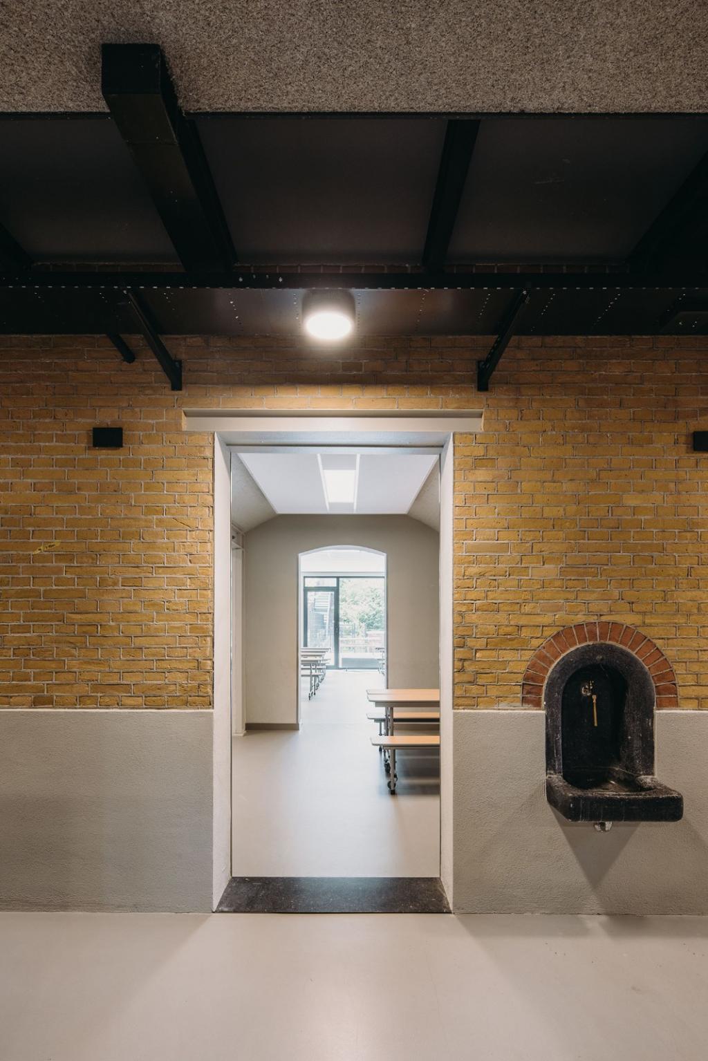BIM建筑|由监狱改造而成的学校 / Atelier PRO architects BIM建筑|由监狱改造而成的学校 / Atelier PRO architects