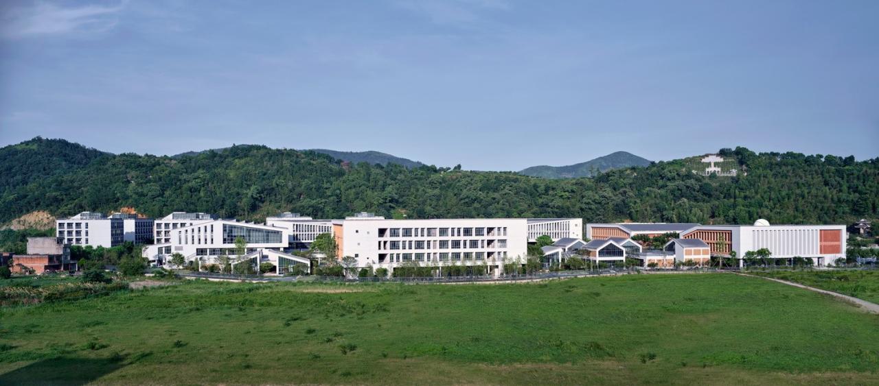 BIM建筑|树下问道,山间筑园 ——乐清市荆山公学 / 浙江大学建筑设计研究院有限公司 BIM建筑|树下问道,山间筑园 ——乐清市荆山公学 / 浙江大学建筑设计研究院有限公司