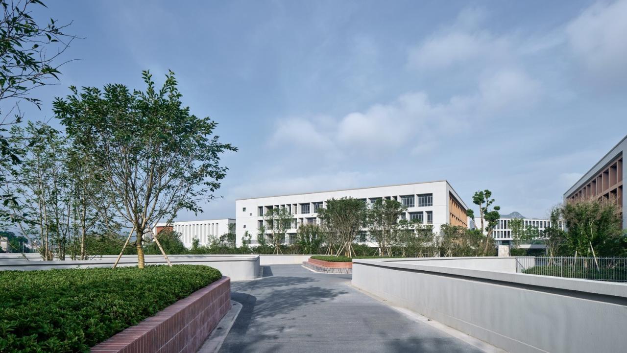 BIM建筑|树下问道,山间筑园 ——乐清市荆山公学 / 浙江大学建筑设计研究院有限公司 BIM建筑|树下问道,山间筑园 ——乐清市荆山公学 / 浙江大学建筑设计研究院有限公司