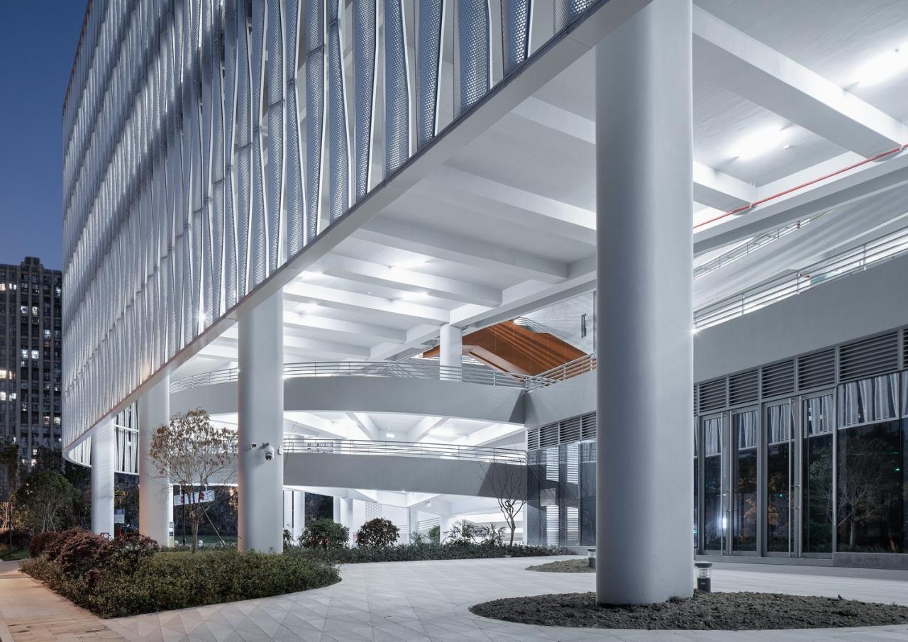 BIM建筑|来自停车楼的逆袭:杭州钱投海达停车楼 / 浙江大学建筑设计研究院有限公司 BIM建筑|来自停车楼的逆袭:杭州钱投海达停车楼 / 浙江大学建筑设计研究院有限公司