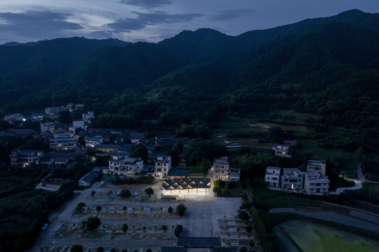 BIM建筑|乡土建筑的单元式转译 ——南粤古驿道梅岭驿站创作实践 / GDAD-城市建筑工作室 BIM建筑|乡土建筑的单元式转译 ——南粤古驿道梅岭驿站创作实践 / GDAD-城市建筑工作室