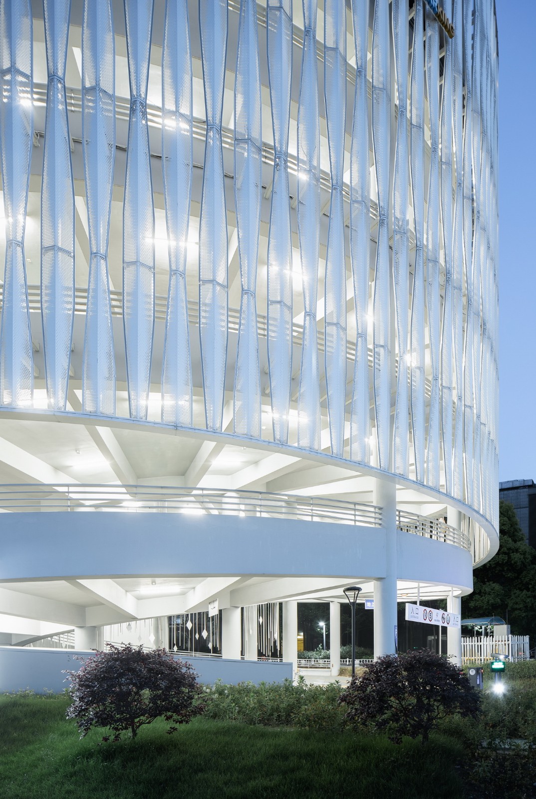 BIM建筑|来自停车楼的逆袭:杭州钱投海达停车楼 / 浙江大学建筑设计研究院有限公司 BIM建筑|来自停车楼的逆袭:杭州钱投海达停车楼 / 浙江大学建筑设计研究院有限公司