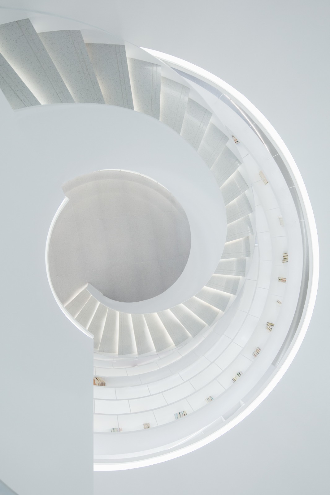 BIM建筑|时代共生:朱紫坊历史古厝中的“现代白” / 平衡空间设计 BIM建筑|时代共生:朱紫坊历史古厝中的“现代白” / 平衡空间设计
