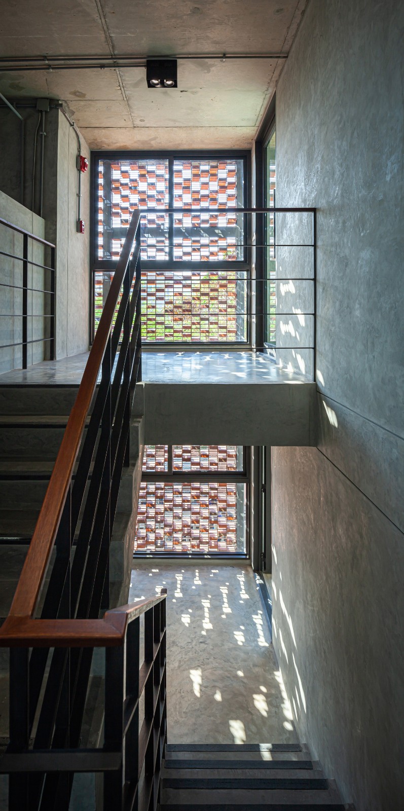 BIM建筑|MTL 办公室 / Junsekino Architect and Design BIM建筑|MTL 办公室 / Junsekino Architect and Design
