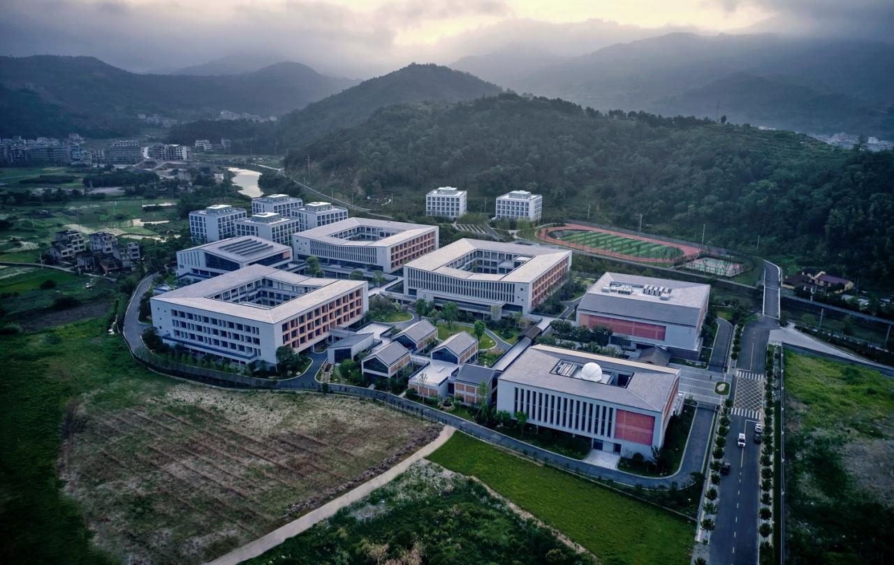 BIM建筑|树下问道,山间筑园 ——乐清市荆山公学 / 浙江大学建筑设计研究院有限公司 BIM建筑|树下问道,山间筑园 ——乐清市荆山公学 / 浙江大学建筑设计研究院有限公司