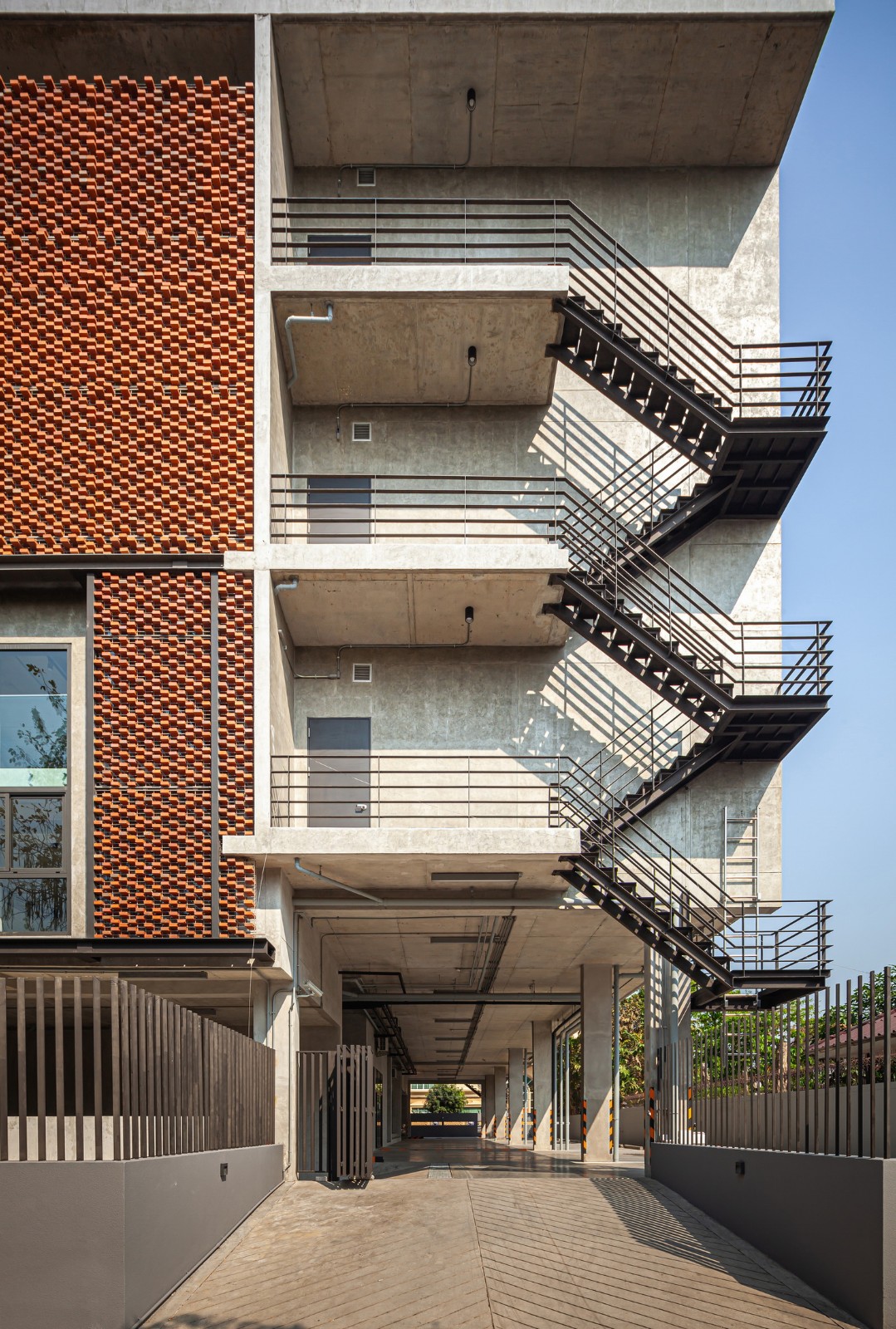 BIM建筑|MTL 办公室 / Junsekino Architect and Design BIM建筑|MTL 办公室 / Junsekino Architect and Design