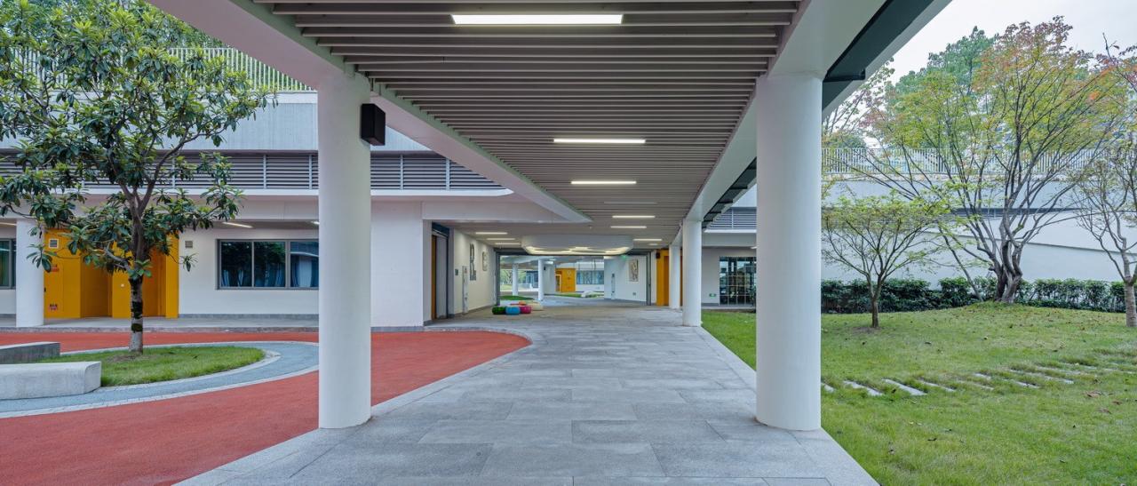 BIM建筑|重庆两江人民小学:在大自然里勇敢冒险 / gad BIM建筑|重庆两江人民小学:在大自然里勇敢冒险 / gad