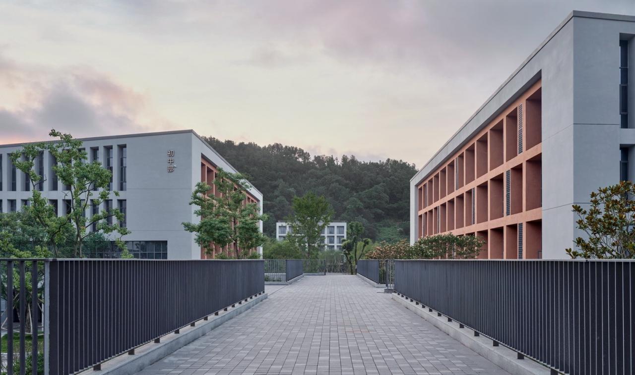 BIM建筑|树下问道,山间筑园 ——乐清市荆山公学 / 浙江大学建筑设计研究院有限公司 BIM建筑|树下问道,山间筑园 ——乐清市荆山公学 / 浙江大学建筑设计研究院有限公司