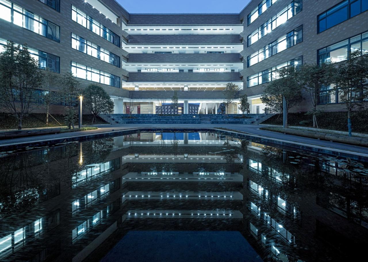 BIM建筑|西南大学附属中学两江校区:消失的高密度校园 / gad BIM建筑|西南大学附属中学两江校区:消失的高密度校园 / gad