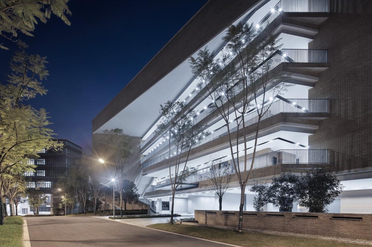 BIM建筑|西南大学附属中学两江校区:消失的高密度校园 / gad BIM建筑|西南大学附属中学两江校区:消失的高密度校园 / gad