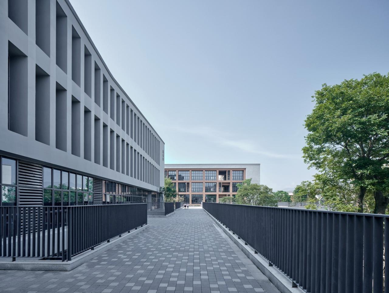 BIM建筑|树下问道,山间筑园 ——乐清市荆山公学 / 浙江大学建筑设计研究院有限公司 BIM建筑|树下问道,山间筑园 ——乐清市荆山公学 / 浙江大学建筑设计研究院有限公司