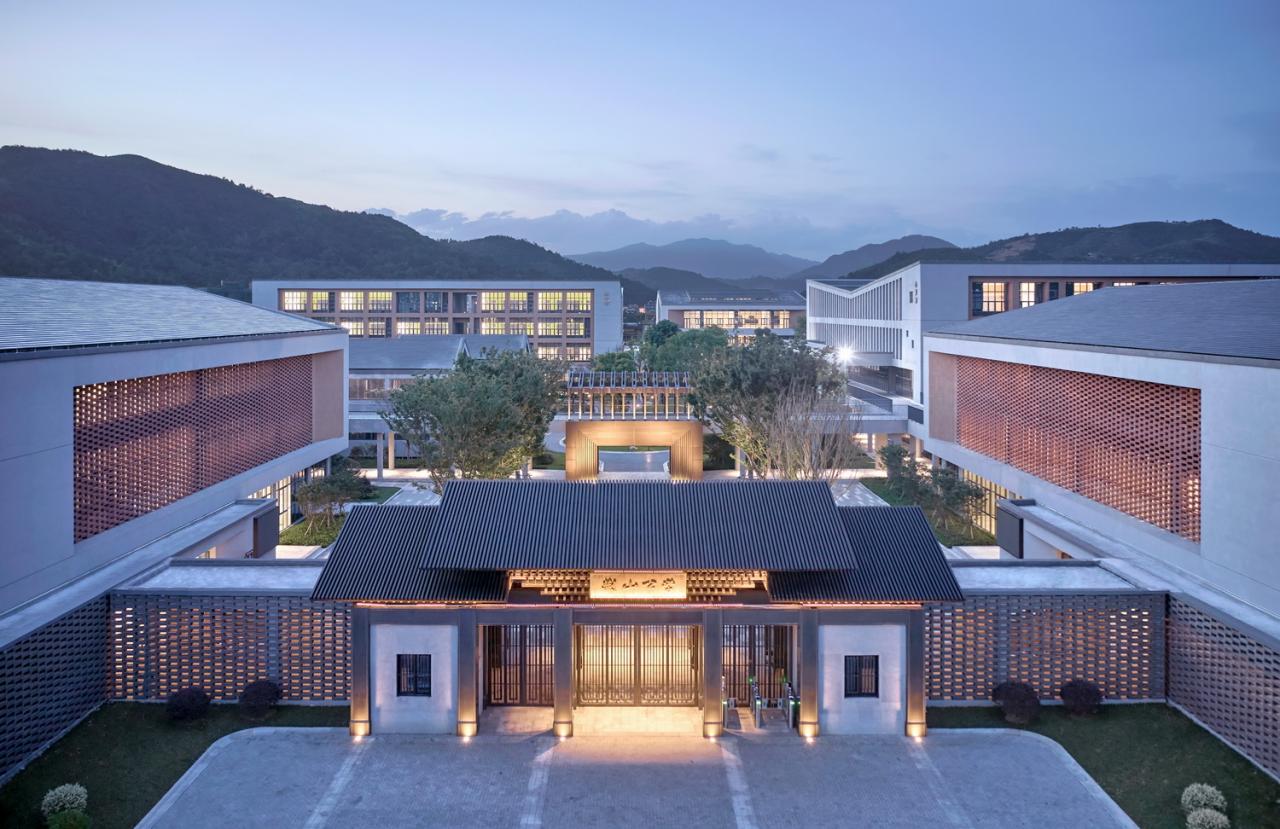BIM建筑|树下问道,山间筑园 ——乐清市荆山公学 / 浙江大学建筑设计研究院有限公司 BIM建筑|树下问道,山间筑园 ——乐清市荆山公学 / 浙江大学建筑设计研究院有限公司