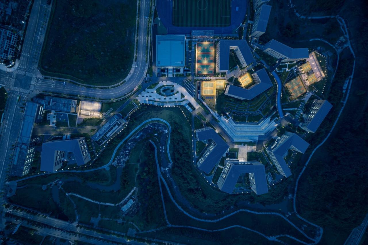 BIM建筑|西南大学附属中学两江校区:消失的高密度校园 / gad BIM建筑|西南大学附属中学两江校区:消失的高密度校园 / gad